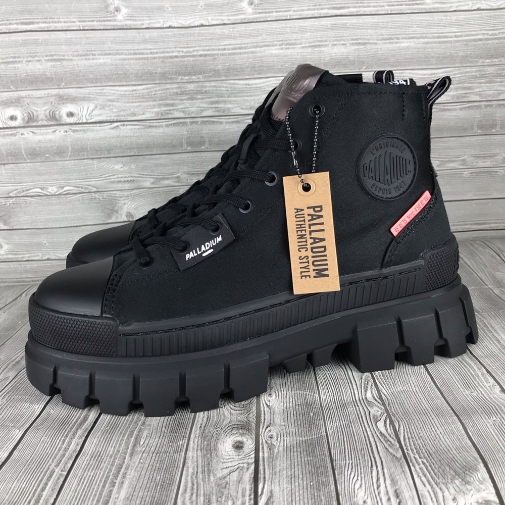 Palladium Revolt HI TX Womens 9 black chunky platform ankle sneaker boot